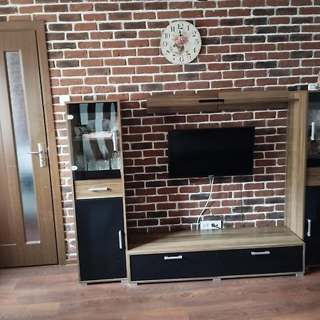 A&D Apartment Resita Bagian luar foto