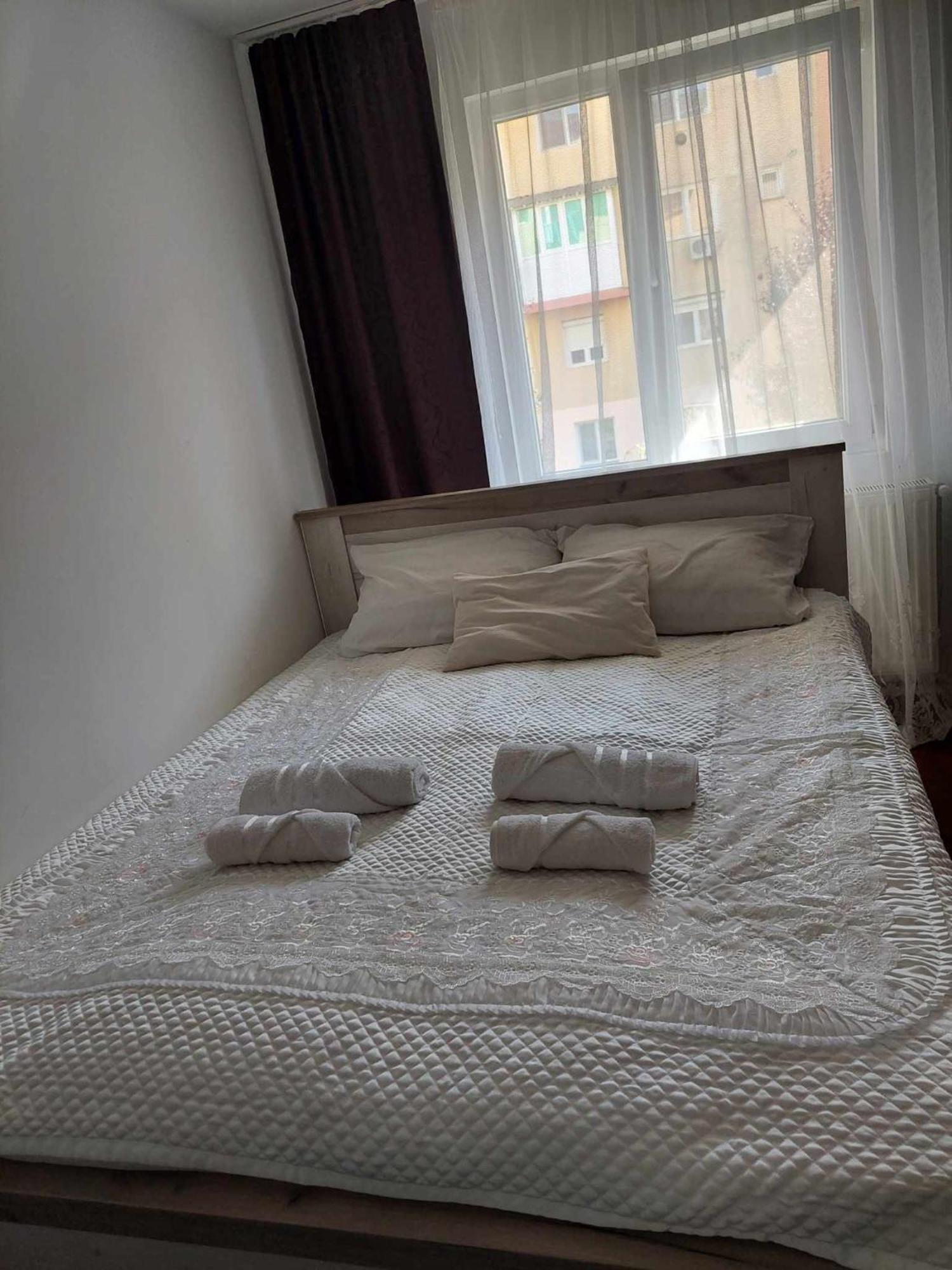 A&D Apartment Resita Bagian luar foto